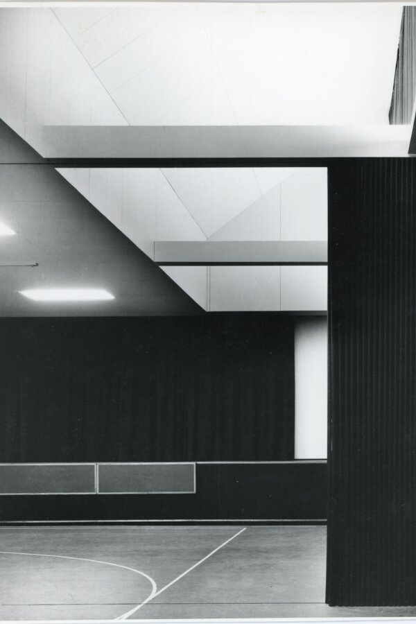 Kaija a Heikki Siren: obecná škola v Tapiole, 1957